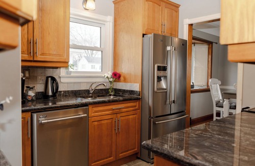 St. Clair House | Little River Retreat - RIVERFRONT LIVING - Sleeps 8
