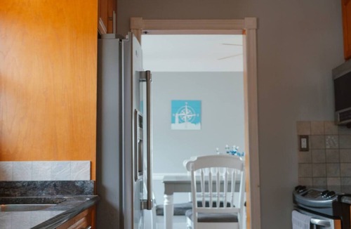 St. Clair House | Little River Retreat - RIVERFRONT LIVING - Sleeps 8