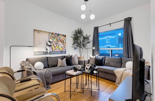 Plateau Mont Royal Apartment | LiV MTL - Avenue