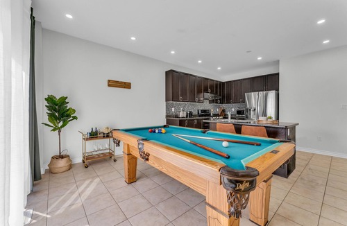 Durham Region House | Live Large in 7BR, 5Bath Home with Hot Tub, Pool, Patio & More