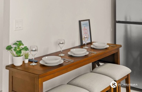 Southwest Calgary Apartment | Live the 17th Ave Lifestyle » Secure Parking » AC