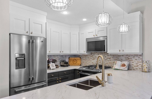 Osoyoos Condo | Located in Casa Del Mila Oro, ✨1st‑Floor Condo 2 bedroom Steps to the Pool ✨