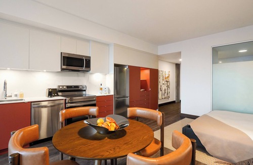 Old Montreal Apartment | Loft | Serviced Apartment Old Montreal, King Bed, Courtyard