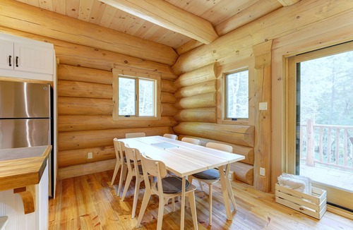 La Minerve Ski Chalet | Log Home ♥ Privacy ✦ Natural Lake ☼ Fireplace ♡ Sauna ☼ BBQ ☼ Balcony
