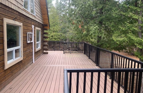 North Algona Wilberforce House | Log House On The Bonnechere River