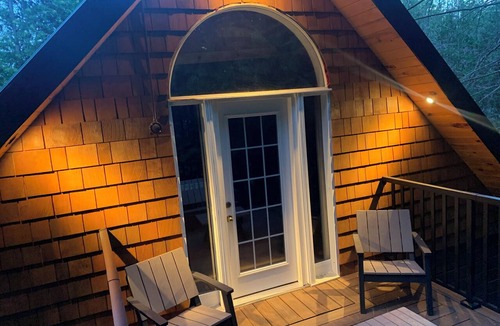 North Algona Wilberforce House | Log House On The Bonnechere River