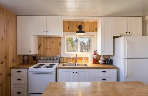 Morell House | Love Shack at the Shore | Near Lakeside Beach