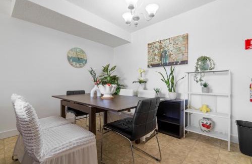 Beltline Apartment | Lovely 2-Bedroom at Stampede | Free Parking