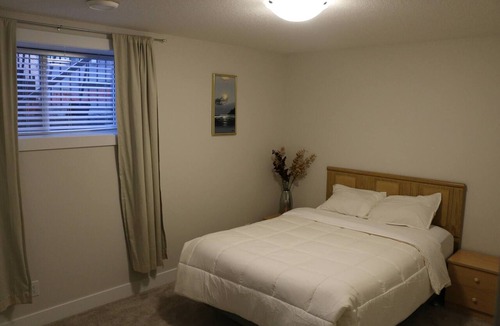 Northwest Calgary Bed & Breakfast | Lovely Guest Suite in Calgary