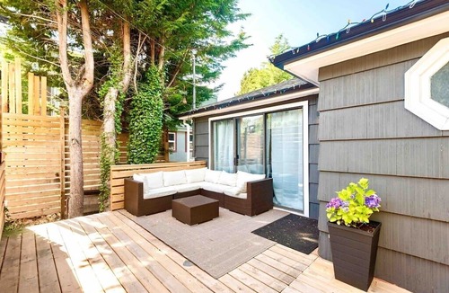 Saanich East House | LOVELY HOME 10 MINUTES TO DOWNTOWN !!!