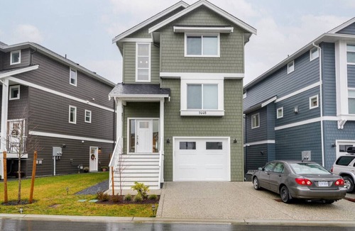 Langford House | Lovely Home in Victoria, BC