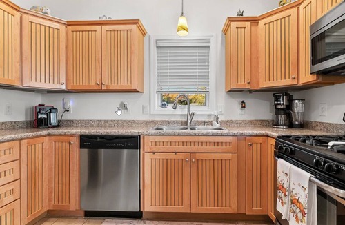Wells Cottage | Lovely near-beach Cottage in Wells Maine