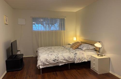 Burnaby House | Lovely suite