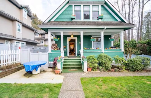 Burnaby House | Lovely Three Bedroom, 3 Bathroom, Heritage house, 2 blocks from Skytrain Station