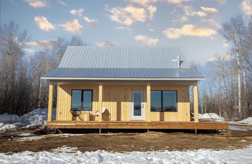 Northern Alberta Cabin | Lucious Cabin Retreat near Wembley