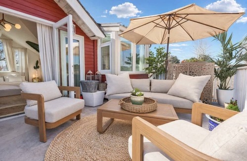 Kitsilano House | Lumen | Upper Kits | Designer Home w/Balconies