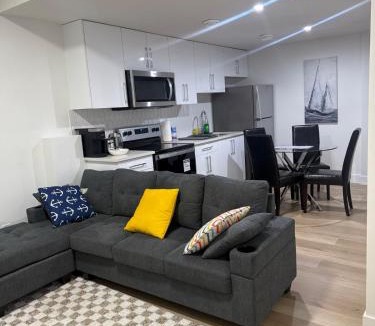 Northeast Edmonton Apartment | Lush 1 Bedroom house with WiFi in Edmonton
