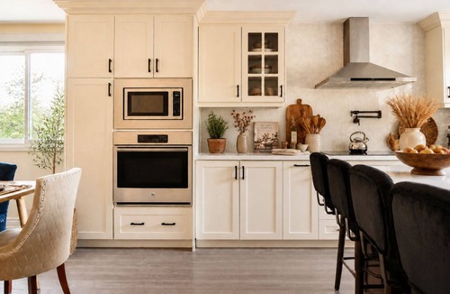 Newmarket House | Lux 5BR Spacious Home Near Yonge St