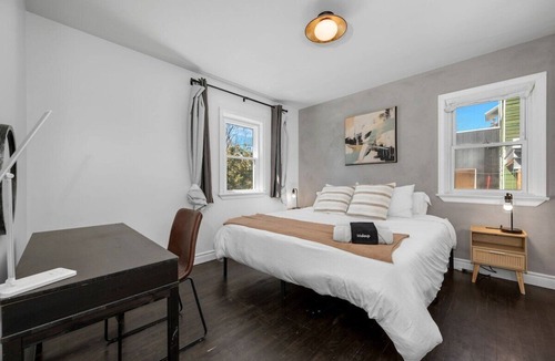 Champlain Park House | Luxe Home, DT, 2 King Beds, Theatre Room