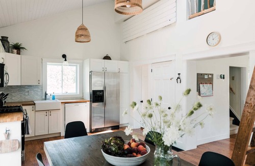 West Lake House | Luxe Sandbanks Resort w Hot Tub, Sauna, Plungepool