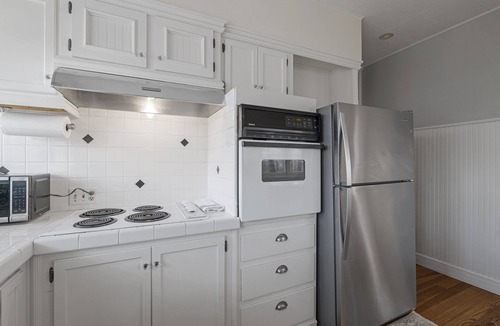 Ozark House | Luxurious 5-Star Home, Heart of Ozark, MO - Ideal for Memorable Getaways!
