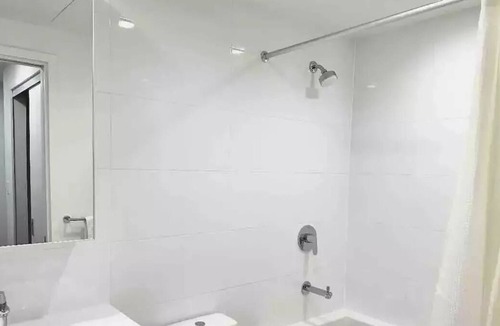 Burnaby Apartment | Luxurious Condo by Skytrain