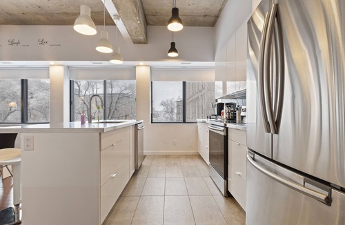 Plateau Mont Royal Condo | Luxurious Condo ✓ ❤️ of Montreal ✓ Free parking ✓ Central Air Conditioning !