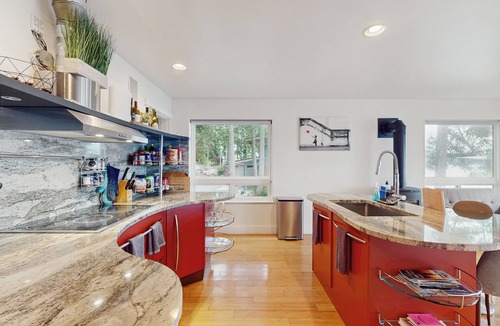 Brinnon House | Luxurious home with private beach access, wood burning fire place, dog-friendly