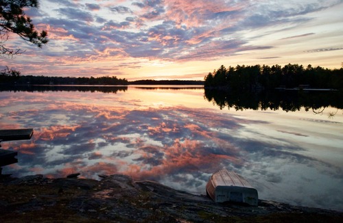 Burleigh Falls House | Luxurious lake house, sunset views and Muskoka room