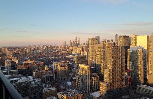 CityPlace Condo | LUXURY 1 BED +DEN, 1 BATH AT THE WELL DOWNTOWN TORONTO. 3 MIN WALK TO CN TOWER
