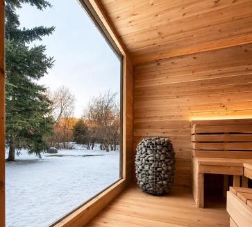 The Blue Mountains Ski Chalet | Luxury 10 Bedroom Chalet with Swim Spa Sauna and Cinema