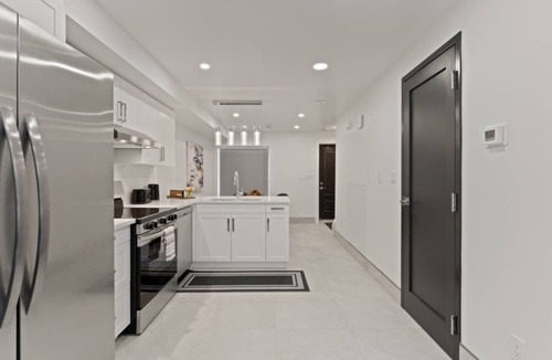 Ruthven House | Luxury 171-8 Condos with Magnificent Lakeview
