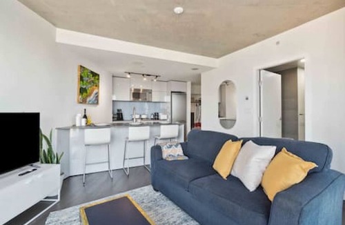 Gastown Apartment | Luxury 1BR Condo, Downtown Vancouver!