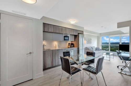 St. James Town Condo | Luxury 1BR w/Rosedale Valley Views - Subway - Pool + Gym