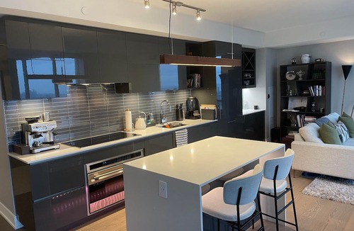 Yorkville Condo | Luxury 2+1 Bdrm Condo in Yorkville Toronto