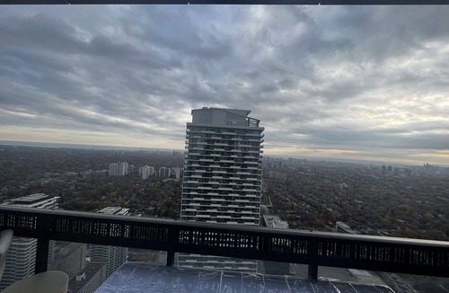 Mount Pleasant West Apartment | Luxury 2 bed 2 bath in 50th floor midtown Toronto,