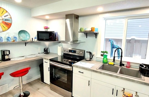 Grande Prairie House | Luxury 2 bed 2 bath Fully Furnished All Inclusive