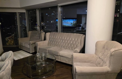 Toronto Entertainment District Condo | Luxury 2-Bedroom Condo with Stunning Lake Views – Prime Downtown Location!