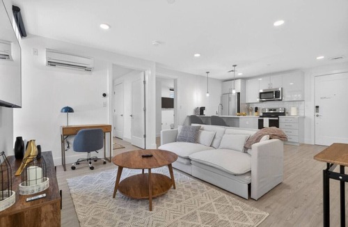 Allston Apartment | Luxury 2BR | Free Parking | Harvard/BU | ROKU TV