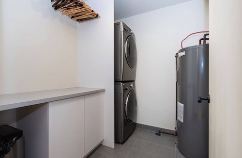 La Petite-Patrie Apartment | Luxury 3+ BR Penthouse Near Jean-Talon Market