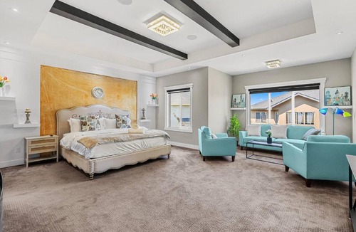 Chestermere House | Luxury 3BR Home Chestermere Retreat with Parking