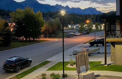Fernie House | Luxury 4-Bed/4-Bath - Stylish & Well Appointed - In the heart of the Rockies