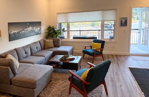 Fernie House | Luxury 4-Bed/4-Bath - Stylish & Well Appointed - In the heart of the Rockies