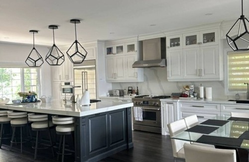 Dunsford Cottage | Luxury 5 Bedrooms Spacious Kawartha lakefront with fire pit, dock, deck, porch