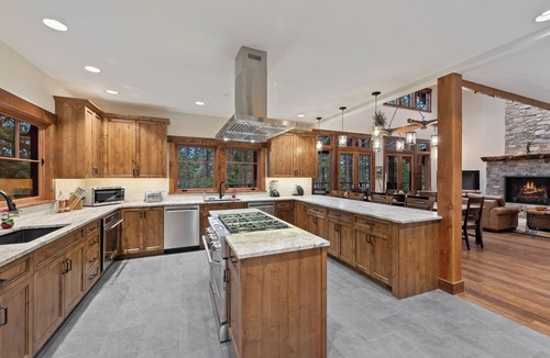 Cle Elum Cabin | Luxury 5 Suite Suncadia Golf Course Hm w Hot Tub, Sauna, Game & Theater Level