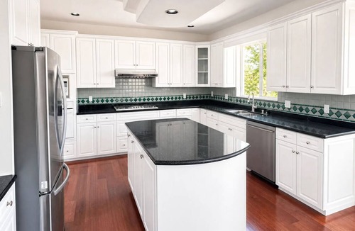 Burnaby House | Luxury 6BR Home w/Theatre | Sleeps 12+