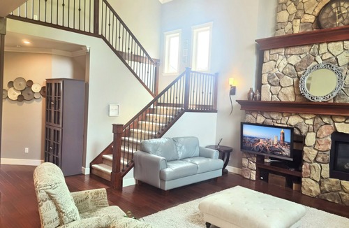 Surrey House | Luxury and cozy home