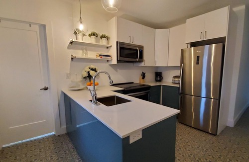 Niagara Falls Apartment | Luxury Apartment Walk to Niagara Falls, Parkway & Attractions!