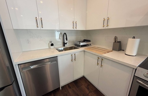 Old East York House | luxury bungalow in a quiet neighborhood,