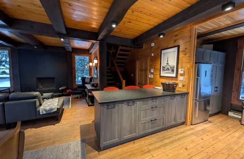 Lac Superieur Village Ski Chalet | Luxury Chalet Boréal with 4 bedrooms, spa, A/C, pool, tennis,lake